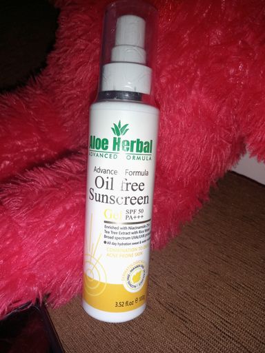 Aloe Herbal® Oil-Free Sunscreen Gel SPF 50 PA+++ – 100g